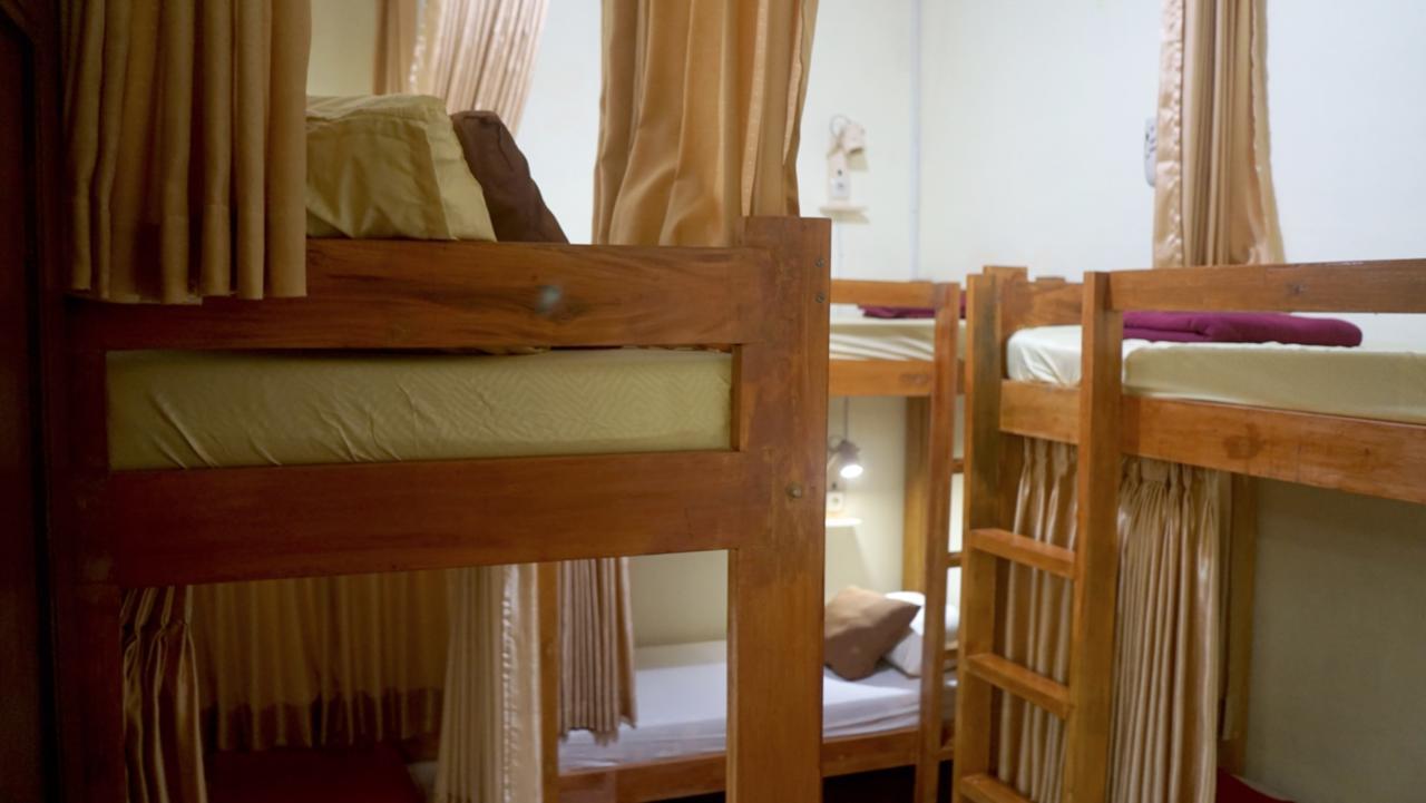The Sleepingroom Hostel Yogyakarta Exteriör bild