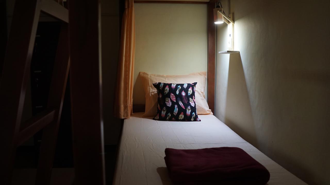 The Sleepingroom Hostel Yogyakarta Exteriör bild