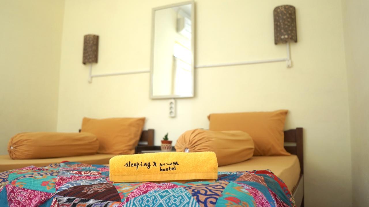 The Sleepingroom Hostel Yogyakarta Exteriör bild