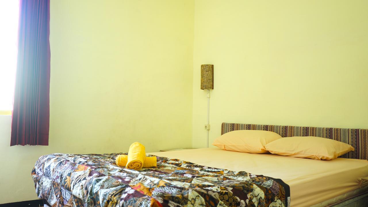 The Sleepingroom Hostel Yogyakarta Exteriör bild