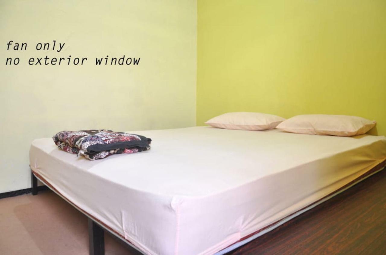 The Sleepingroom Hostel Yogyakarta Exteriör bild