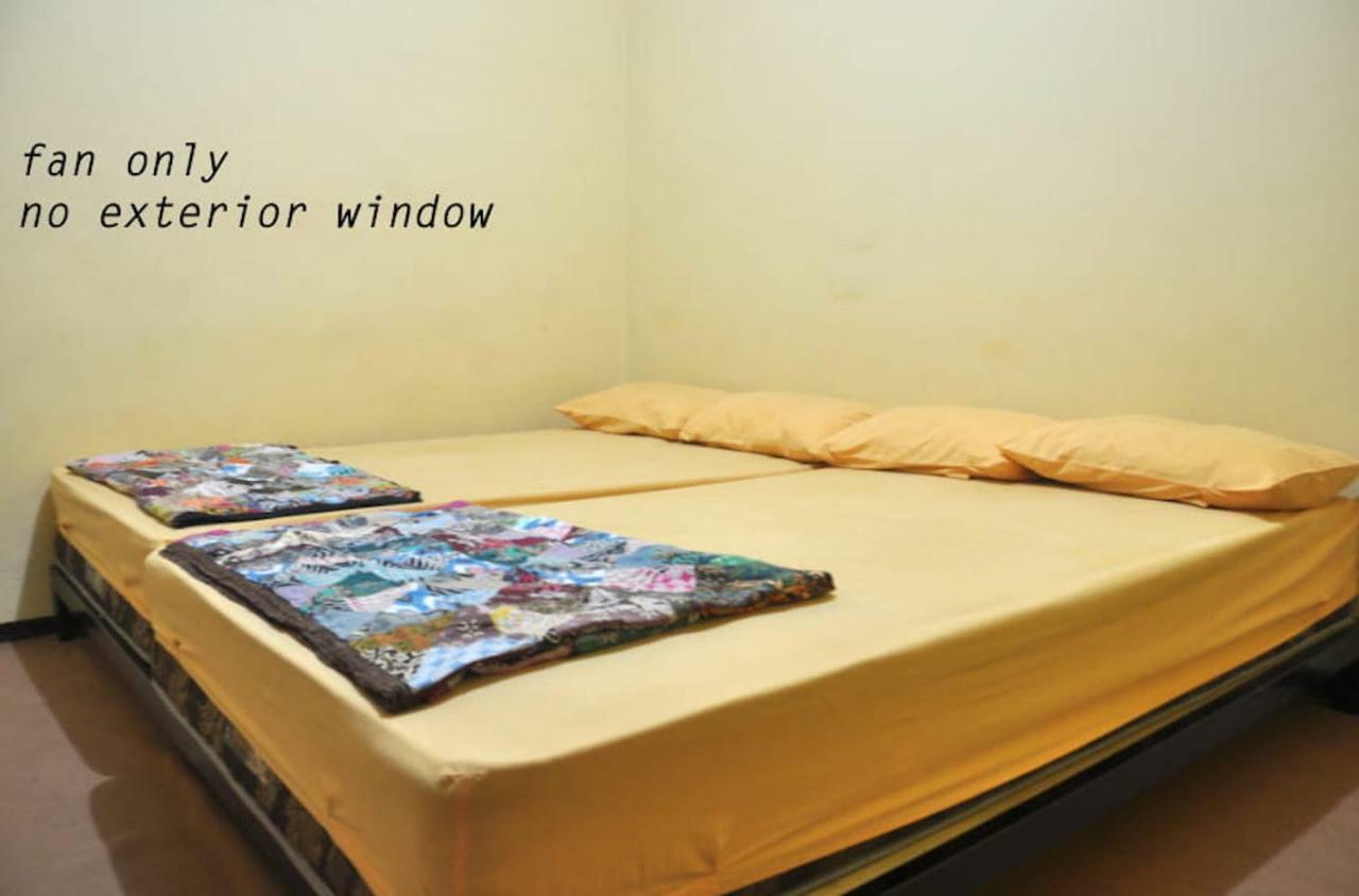 The Sleepingroom Hostel Yogyakarta Exteriör bild